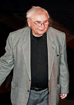 https://upload.wikimedia.org/wikipedia/commons/thumb/a/a3/Zolt%C3%A1n_Horvath_Hungarian_theatrical_director.jpg/250px-Zolt%C3%A1n_Horvath_Hungarian_theatrical_director.jpg